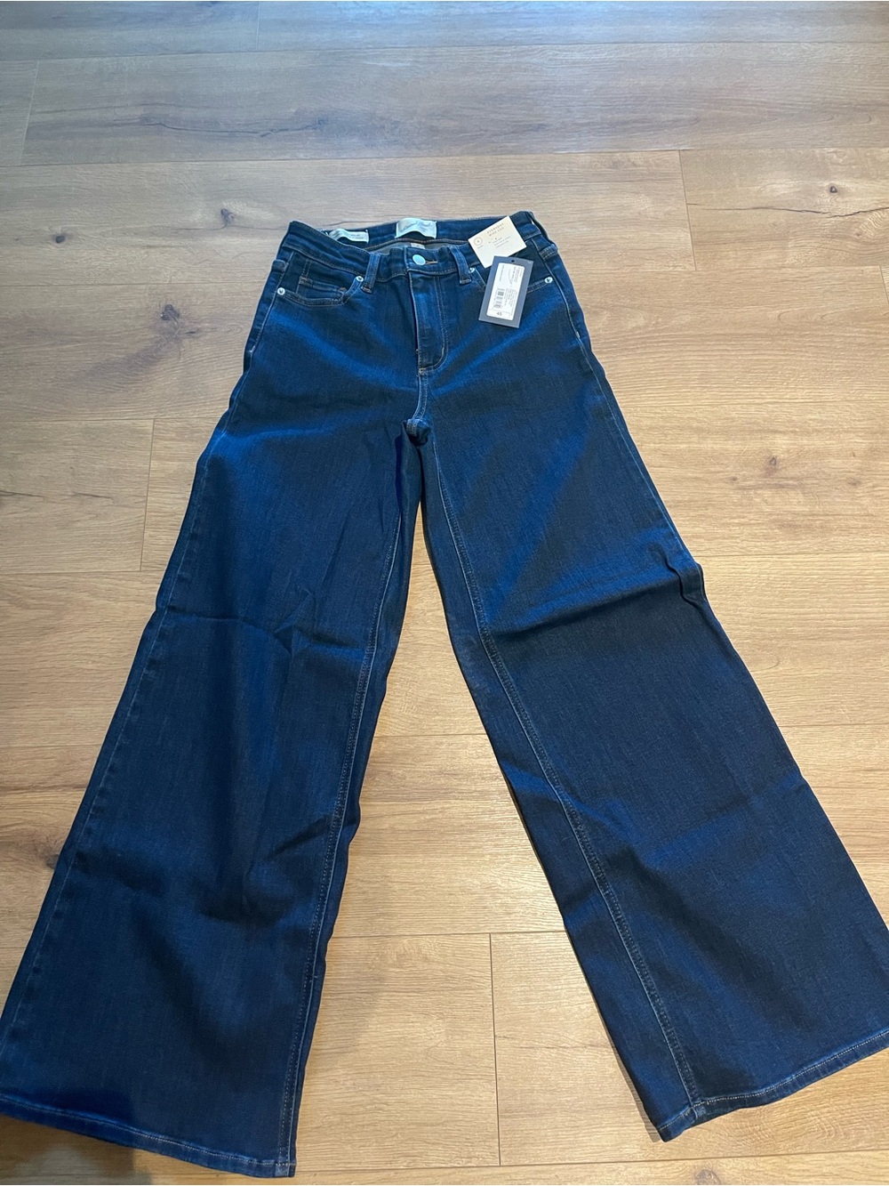 Universal Thread Women's Wide Leg Jeans in Dark Blue